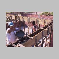 20_Filling_bucket_by_balde.jpg