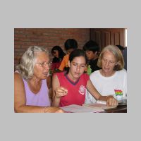 02_Graciela_teaching_Bolivian_History.jpg